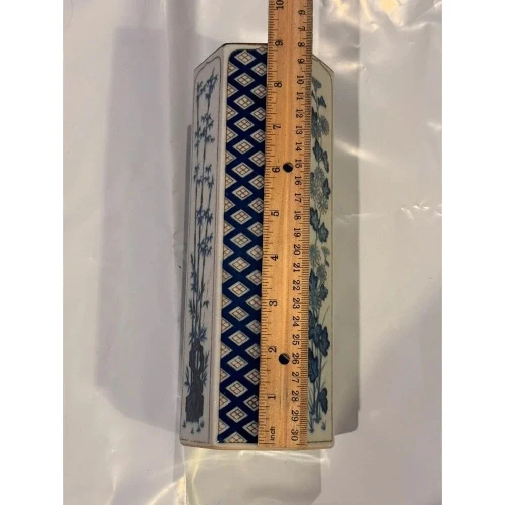 OMC hexagonal vase MCM blue white Chinoiserie Classic traditional